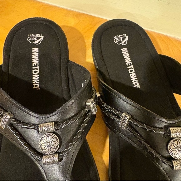 Minnetonka Black Sandals Sleek Braided Design - Picture 2 of 6
